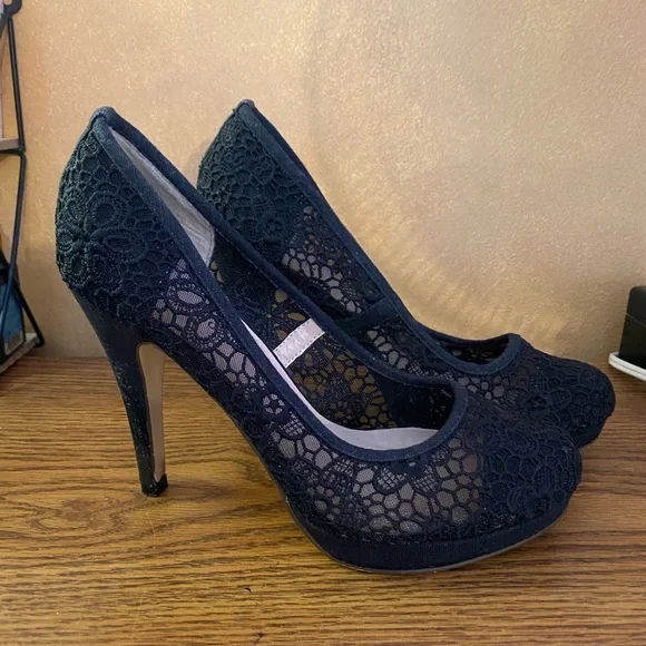 High Heels Size 9 - Call it Spring - Picture 2 of 5